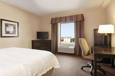 هتل Hampton Inn & Suites Enid