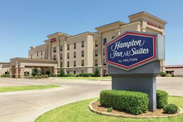 هتل Hampton Inn & Suites Enid
