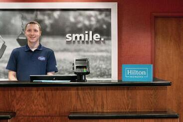 هتل Hampton Inn & Suites Enid