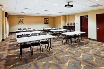 هتل Hampton Inn & Suites Liberal