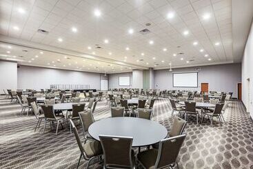 هتل Hampton Inn & Suites Liberal