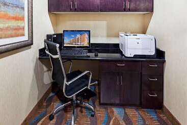 هتل Hampton Inn & Suites Liberal