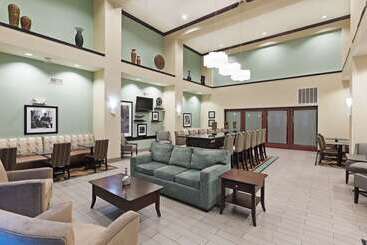 هتل Hampton Inn & Suites Liberal