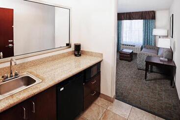هتل Hampton Inn & Suites Liberal