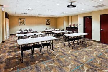 هتل Hampton Inn & Suites Liberal