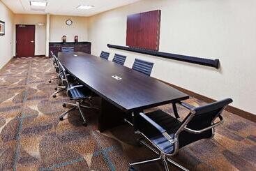 هتل Hampton Inn & Suites Liberal