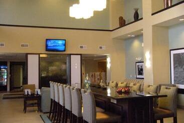 هتل Hampton Inn & Suites Liberal
