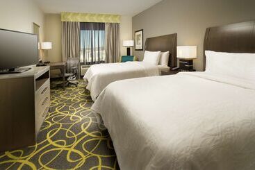 هتل Hilton Garden Inn College Station