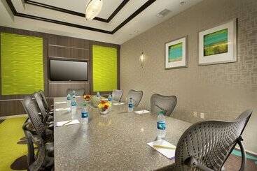 هتل Hilton Garden Inn College Station