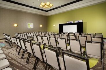 هتل Hilton Garden Inn College Station