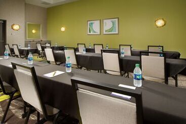 هتل Hilton Garden Inn College Station
