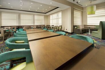هتل Hilton Garden Inn College Station