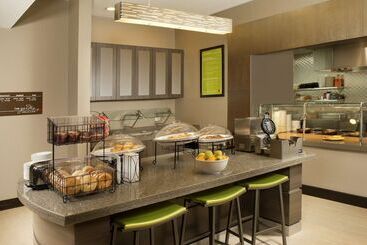 هتل Hilton Garden Inn College Station