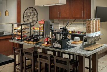 هتل Hilton Garden Inn Odessa