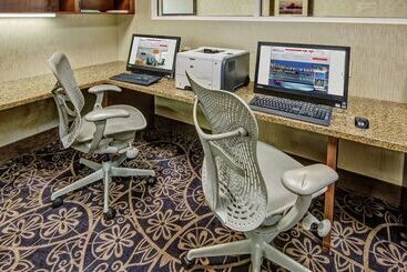 هتل Hilton Garden Inn Tulsa Midtown