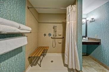 هتل Hilton Garden Inn Tulsa Midtown