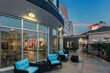 هتل Hilton Garden Inn Tulsa Midtown