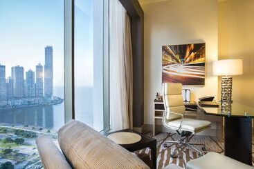 هتل Hilton Panama