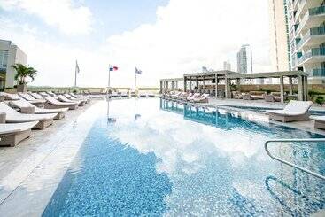 هتل Hilton Panama