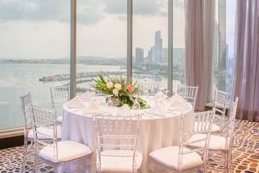 هتل Hilton Panama