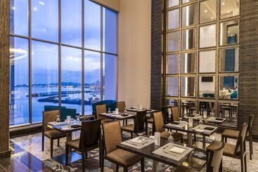هتل Hilton Panama