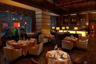 هتل Hilton Zhengzhou
