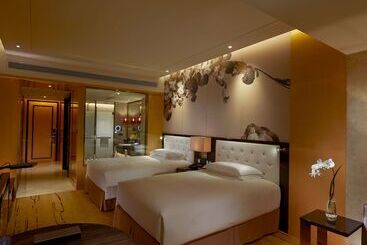 هتل Hilton Zhengzhou