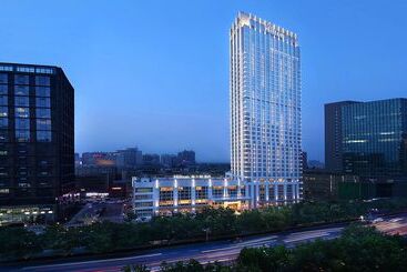 هتل Hilton Zhengzhou