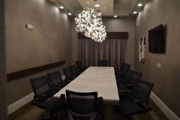 Holiday Inn Express Hotel & Suites Albany By Ihg