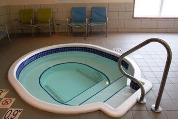 هتل Holiday Inn Express Yorkton East, An Ihg