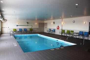 هتل Holiday Inn Express Yorkton East, An Ihg