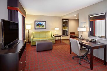 هتل Homewood Suites By Hilton Calgary Airport, Alberta, Canada