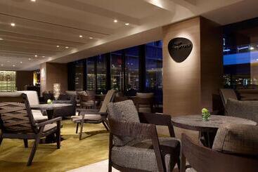 Humble House Hotel Taipei, Curio Collection By Hilton