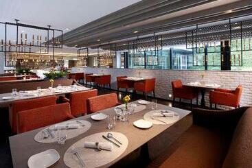 Humble House Hotel Taipei, Curio Collection By Hilton