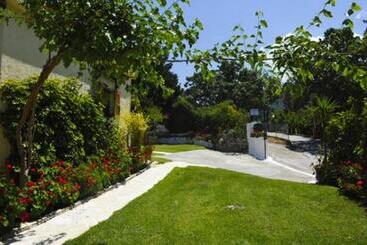 هتل Irene Apartments