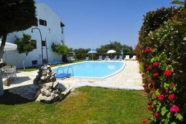 هتل Irene Apartments