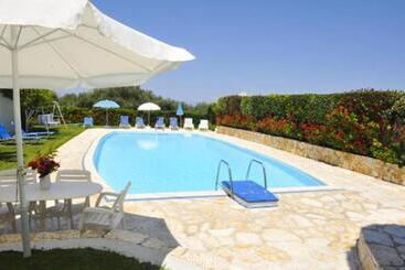 هتل Irene Apartments