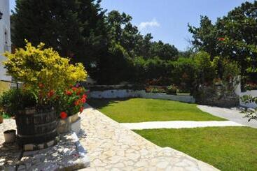 هتل Irene Apartments