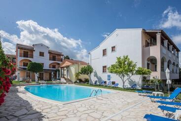هتل Irene Apartments