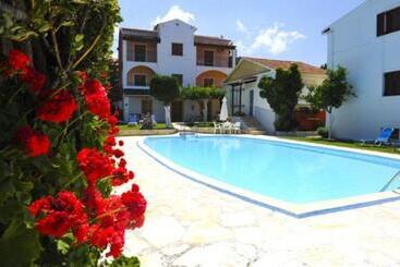 هتل Irene Apartments
