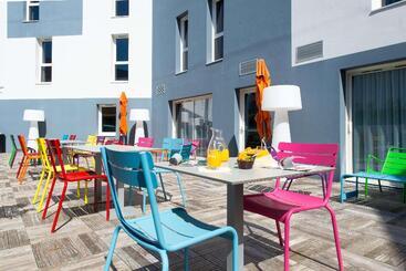 هتل Kyriad La Rochelle Centre  Les Minimes