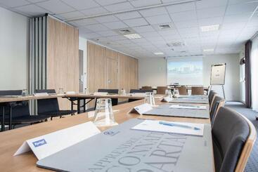 هتل Kyriad La Rochelle Centre  Les Minimes
