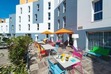 هتل Kyriad La Rochelle Centre Les Minimes