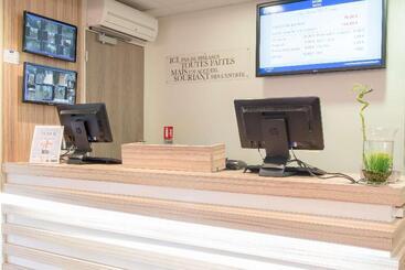 هتل Kyriad La Rochelle Centre  Les Minimes