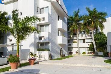 Las Gaviotas Hotel & Suites