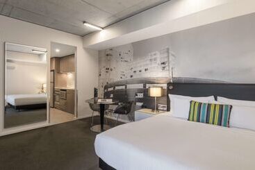Otel Oaks Melbourne On William Suites