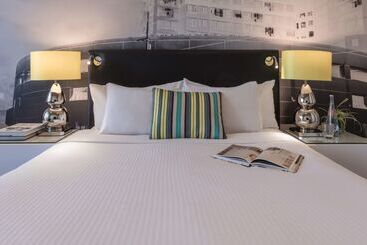 Otel Oaks Melbourne On William Suites