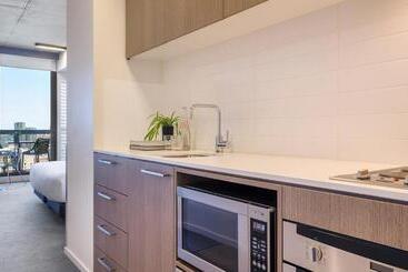 Otel Oaks Melbourne On William Suites