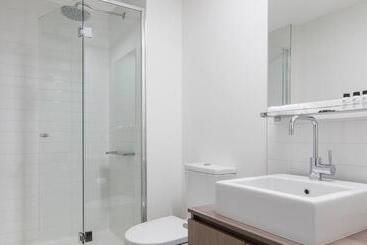 Otel Oaks Melbourne On William Suites