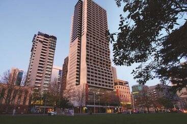 هتل Oaks Melbourne On William Suites